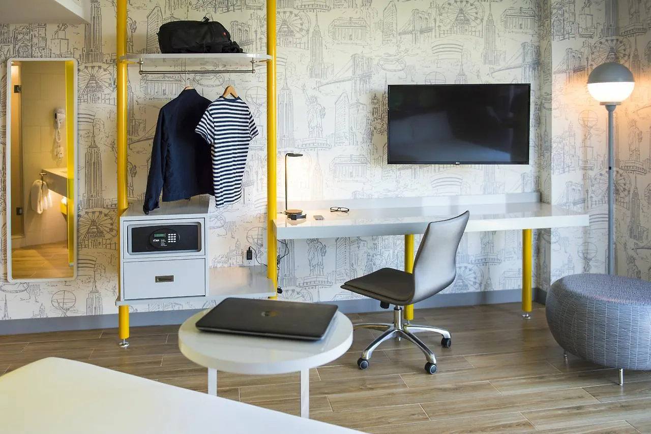 Ibis Styles New York Laguardia Airport Hotel 2*,