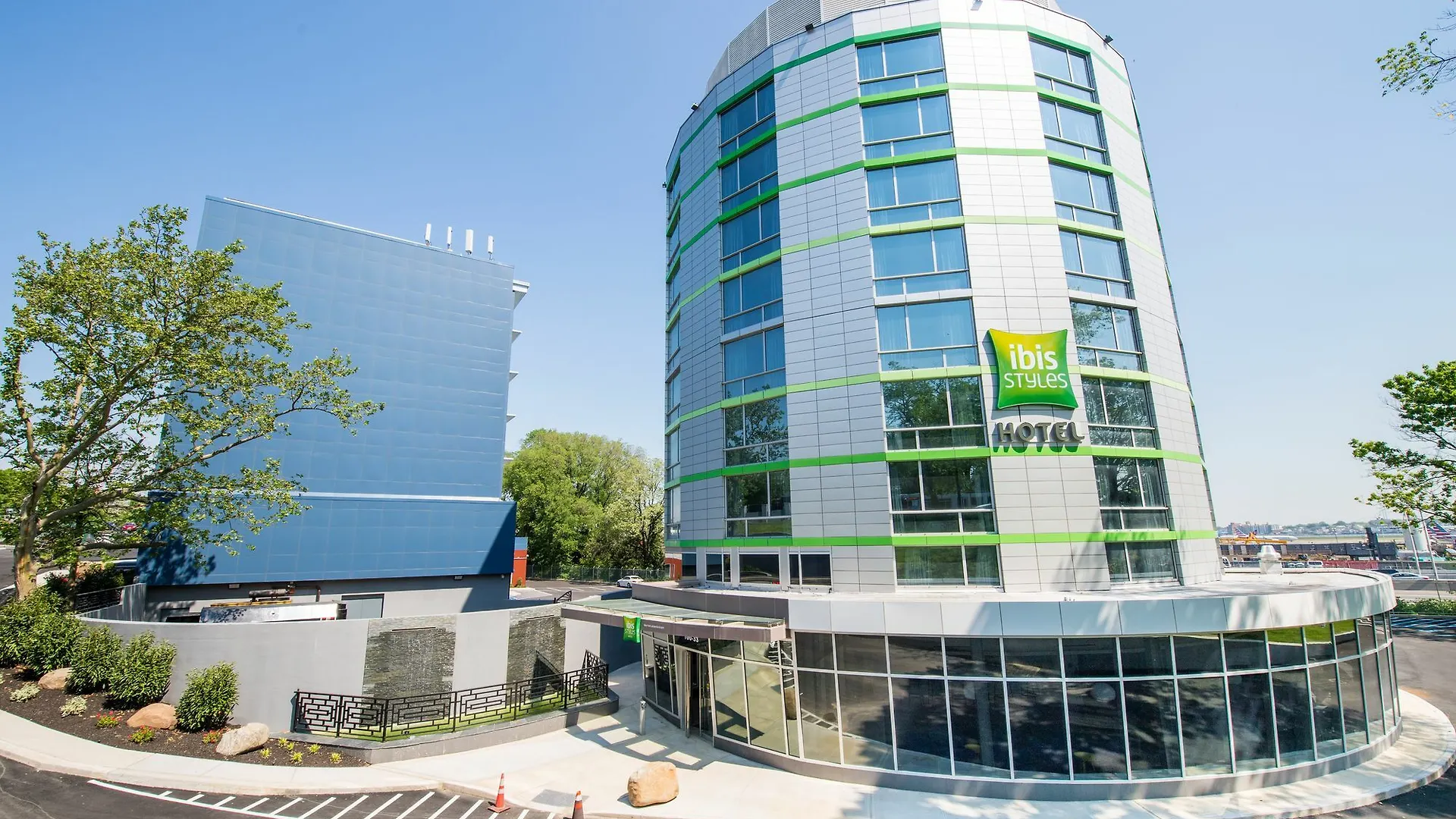 Ibis Styles New York Laguardia Airport Hotel